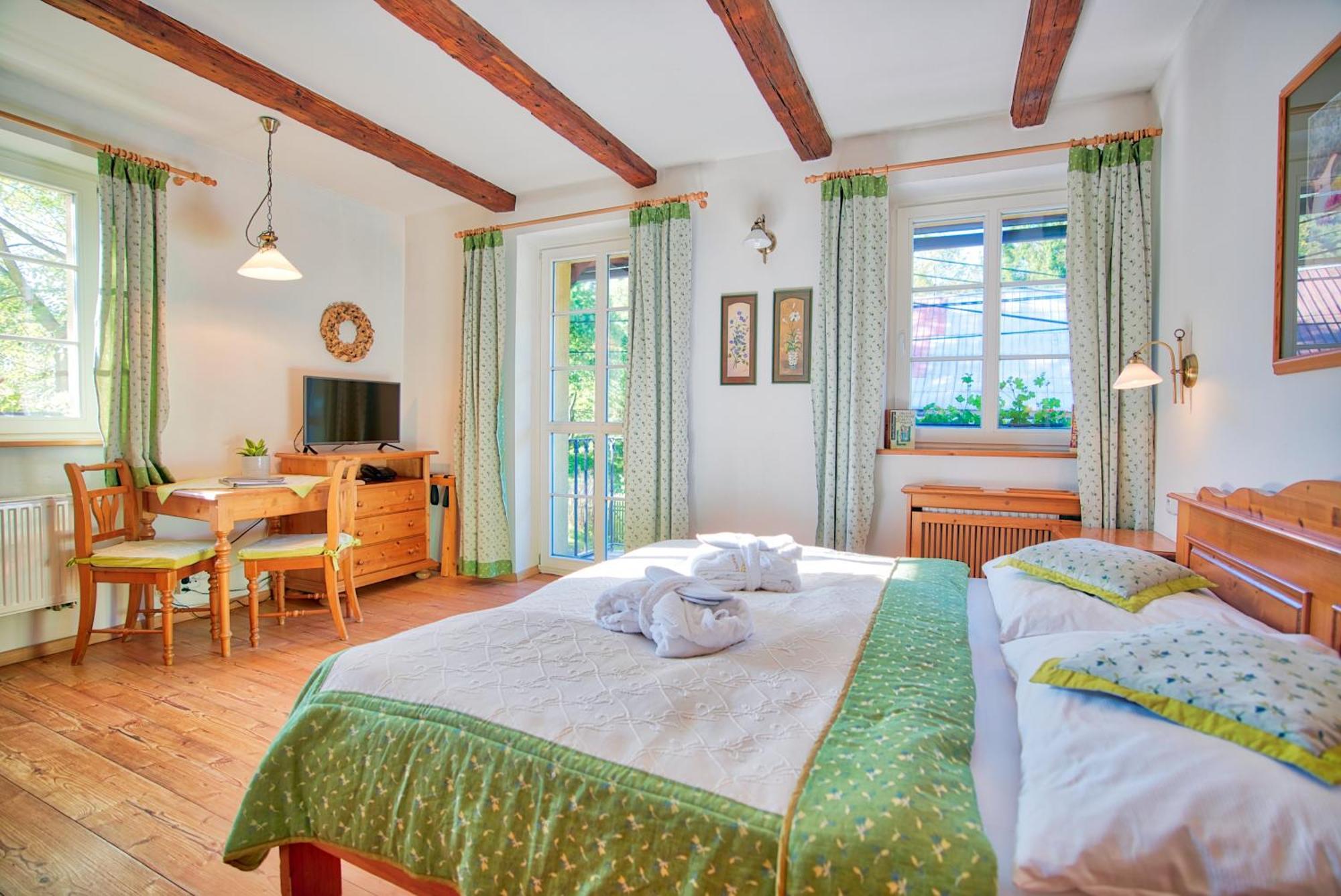 Apartman-Hotel Jitravsky Dvorec Rynoltice Екстериор снимка