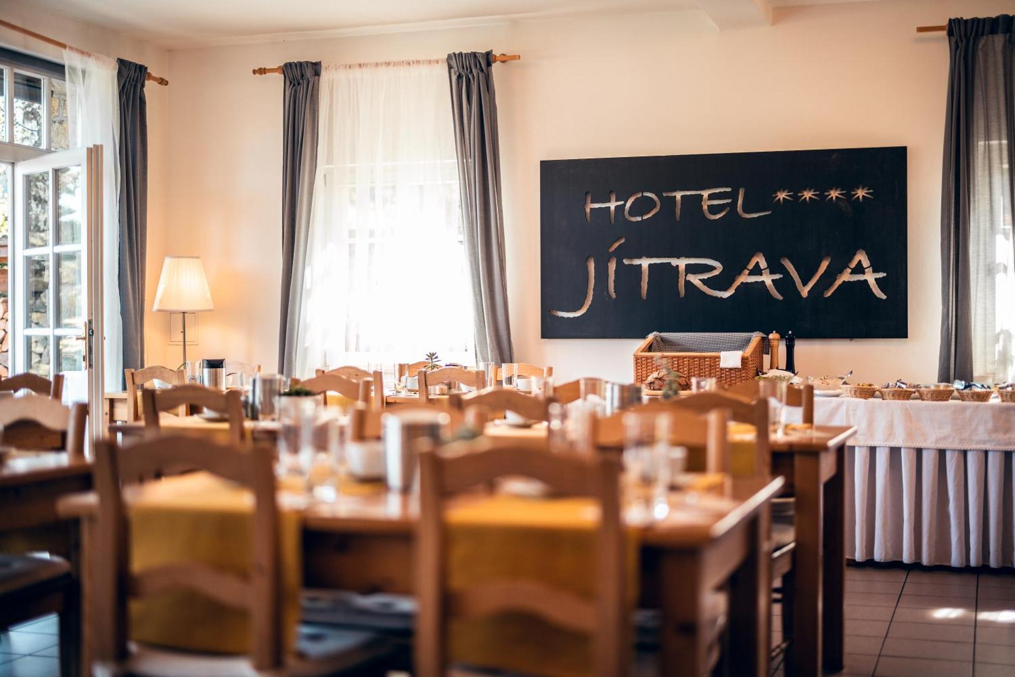 Apartman-Hotel Jitravsky Dvorec Rynoltice Екстериор снимка
